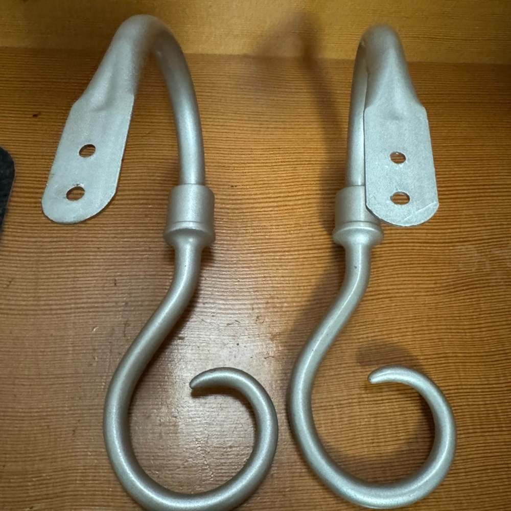 Set of curtain tie backs without hardware